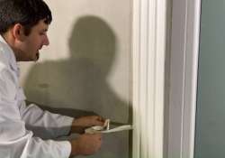 Das Kreppband danach vorsichtig entfernen. Das Kreppband danach vorsichtig entfernen.