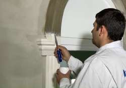 Die Unverdünnte Beschichtungsmasse in die Stoßfugen füllen. Die Unverdünnte Beschichtungsmasse in die Stoßfugen füllen.