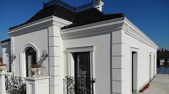 Fensterumrandung mit Styroporstuck für Aussen LED Stuckfassade