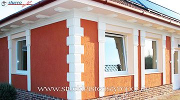 Quadersteine aus Styropor Bossenecken an Stuckfassade