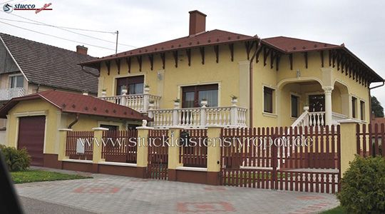 Stucksäulen als Fassadenddeko Wintergaarten mit Stucksäulen