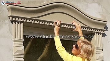 komplette Fassadenelemente aus Styropor Dreieckgiebel aus Styropor