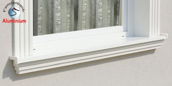 Genau eingesetzte Alu Außenfensterbank Stuckmuster Idaho 105