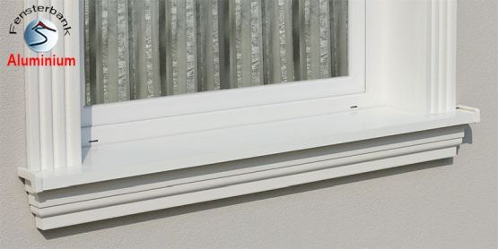 Passgenau eingebaute Alu Fensterbank Stuckmuster Nürnberg 124 Passgenau eingebaute Alu Fensterbank Stuckmuster Nürnberg 124