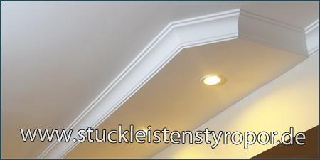 Spots LED und Stuckprofil Bayern 400+10