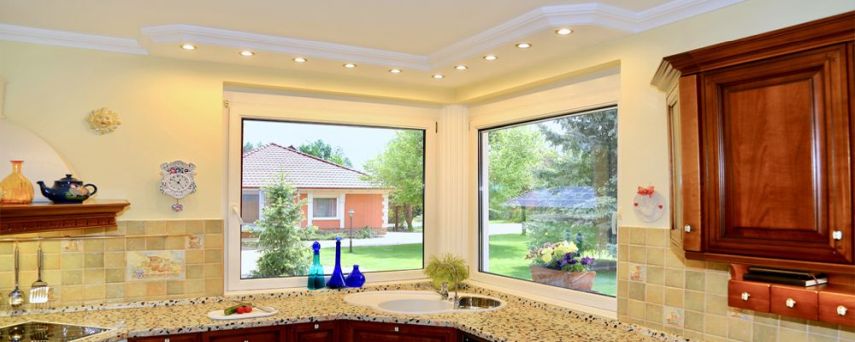 LED Einbaustrahler und LED Spots in Styroporstuck LED Einbaustrahler und LED Spots in Styroporstuck