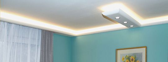 Deckenstuck mit LEDs Kosmetikstudio