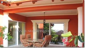 Terrasse mit Halbsäulen und Kapitell aus Styropor Terrasse mit Halbsäulen und Kapitell aus Styropor