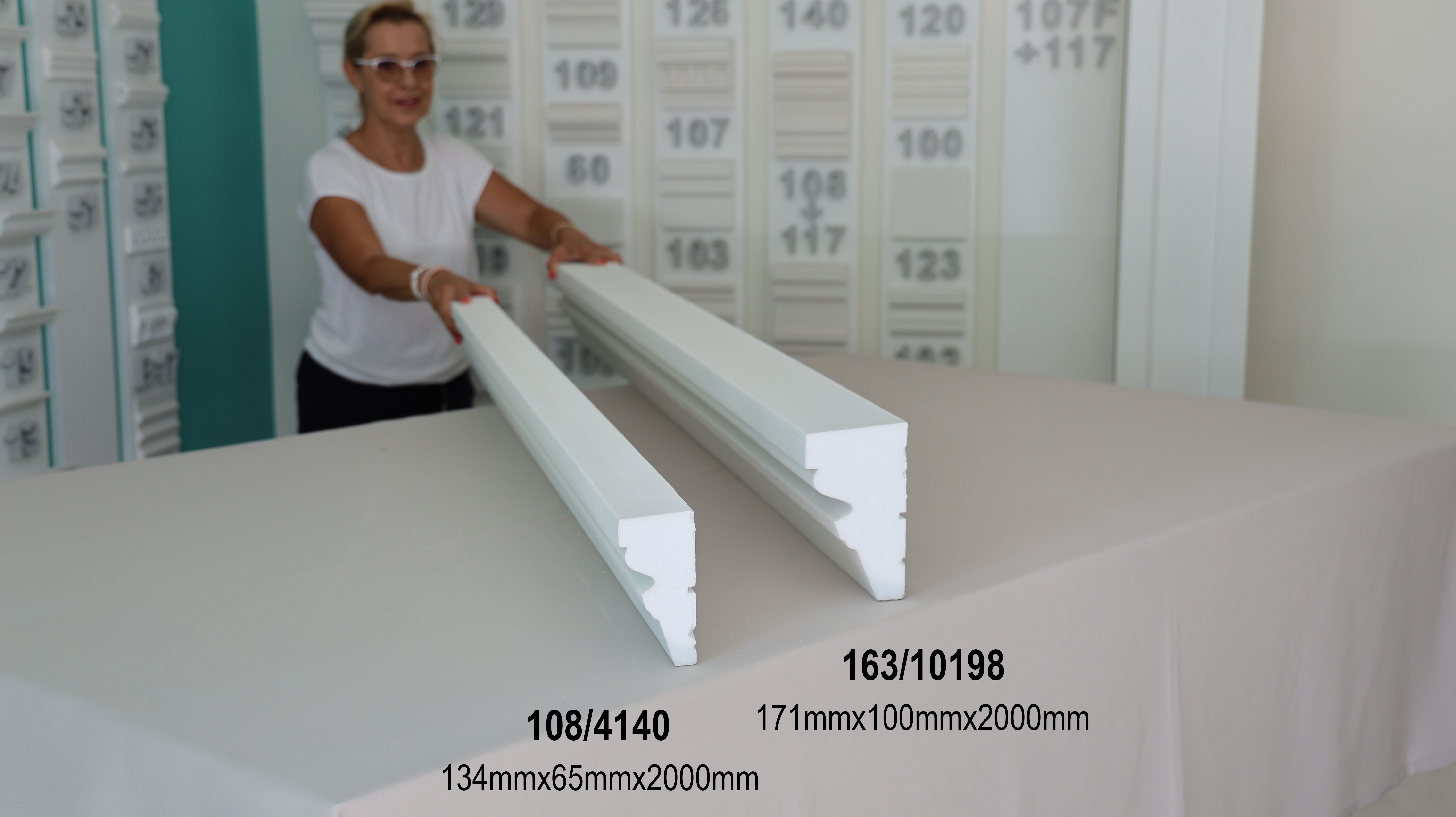 Elegante Fassadengestaltung mit den Außenstuckprofilen Ankara 108 und Ostbayern 163 – ein Design in zwei Größen