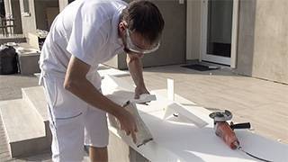 Schnittkanten mit feinem Sandpapier glätten