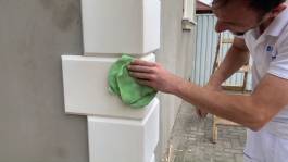 Überschüssige verdünnte Beschichtungsmasse entfernen