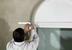 Mit einem Anschlagwinkel die Endpunkte für die flexible Leiste markieren