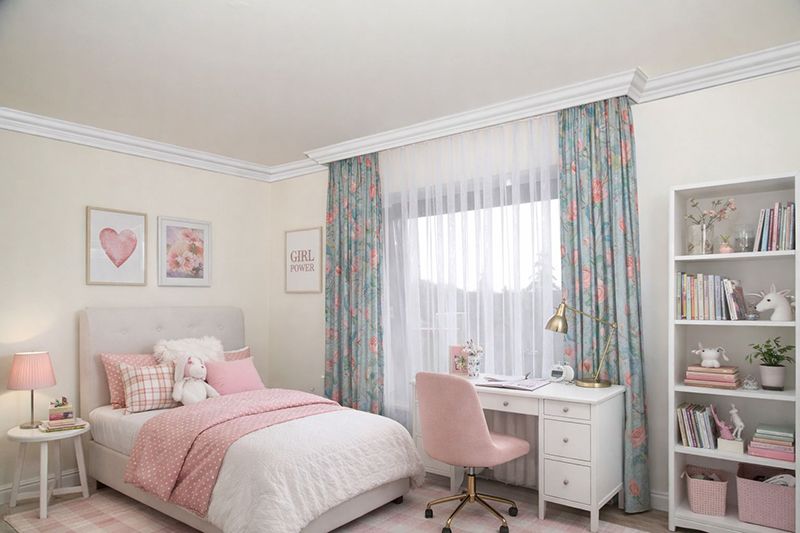 Kinderzimmer in Pastellfarben mit Styropor Stuckleisten Kinderzimmer in Pastellfarben mit Styropor Stuckleisten