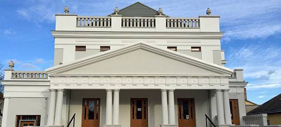 Reproduktion von Gipsstuck aus Styropor