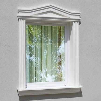 Dreieckbekrönung für den Fenstergiebel, Faschenleisten und Außenfensterbank