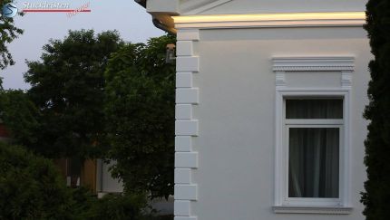 Fassadenstuck mit Fassadenprofil für indirekte Beleuchtung Wolfsburg 180
