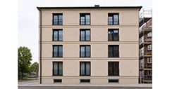 Modernes Neubau mit Stuckgesims Modernes Neubau mit Stuckgesims
