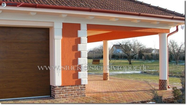 Garage mit Carport und Kolonnaden