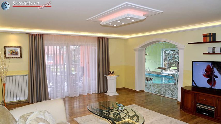 Komplette Stuckleuchten mit LED Strips und LED Spots Komplette Stuckleuchten mit LED Strips und LED Spots